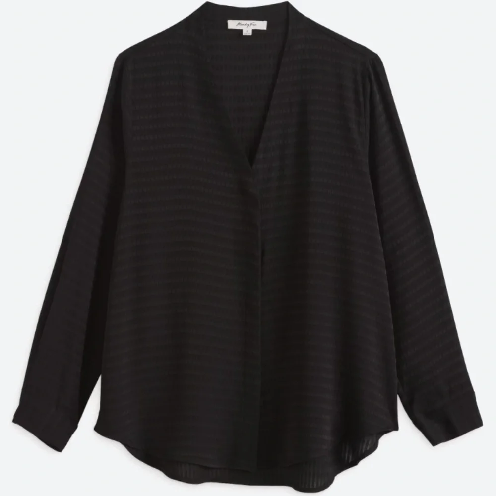 Monday Fun Maggie Relaxed Blouse in Black - Picture 5 of 11